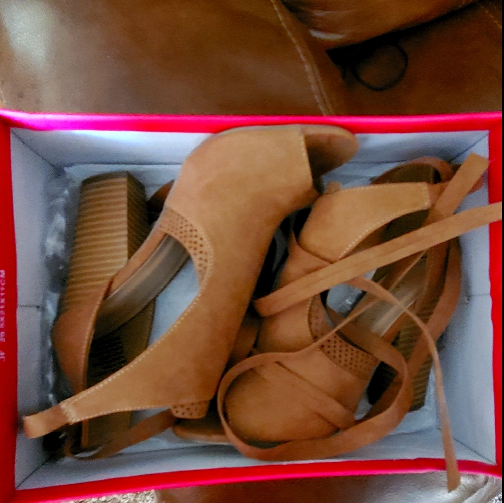 Shoedazzle Dress Sandals size 6.5 Maykayla Khaki